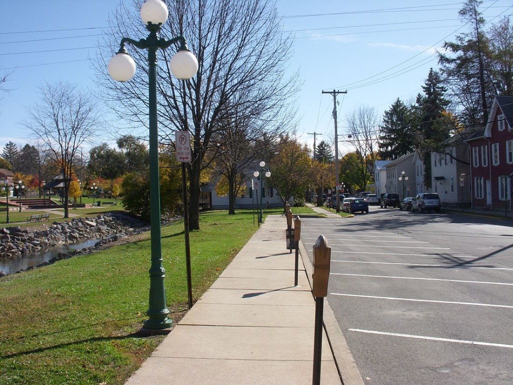 S 6th Street / Bull Run Alley